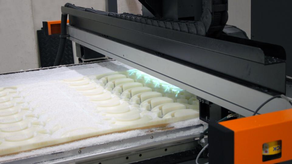 MOULDED PLASTIC IN NYLON