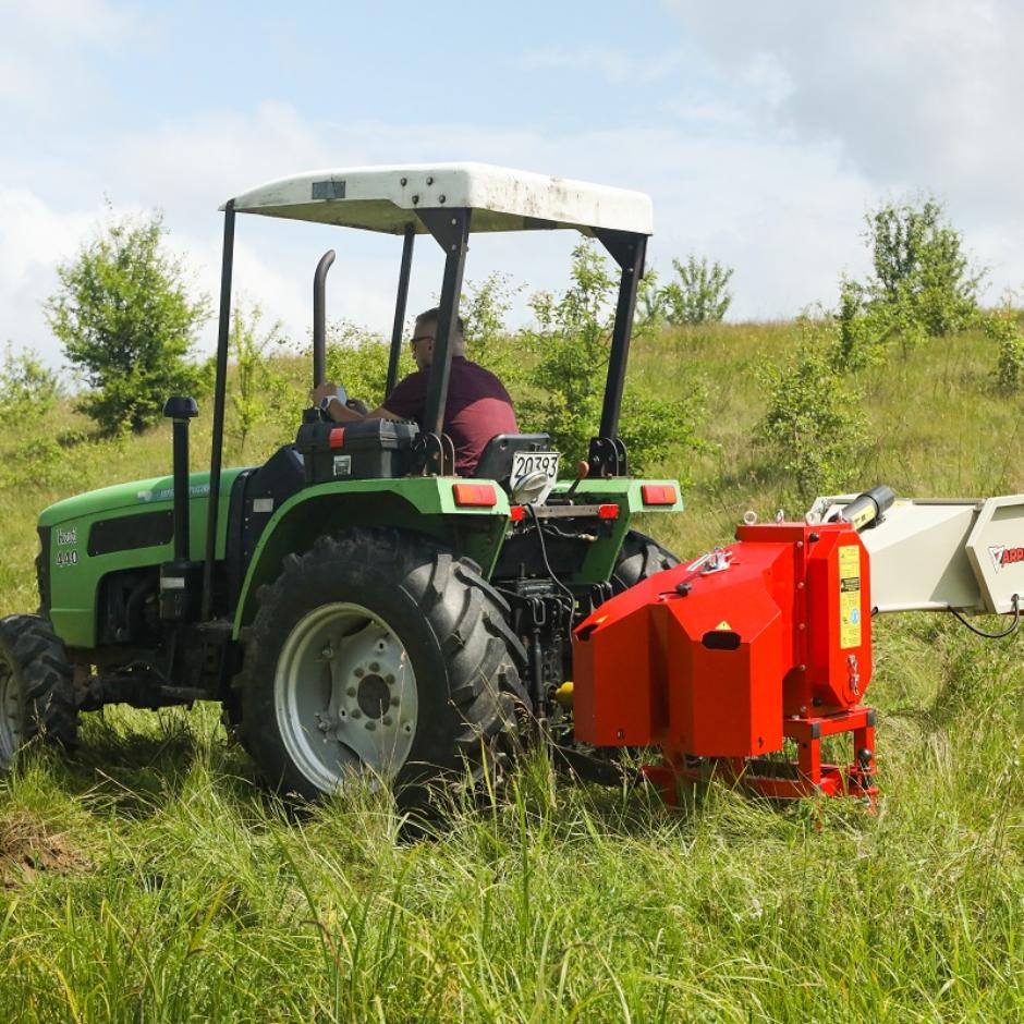 ARPAL PRO AM-120TR — Traktormonteret brændehugger
