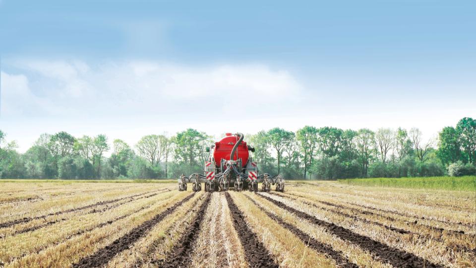 XTill slurry injector combines soil cultivation and slurry placement